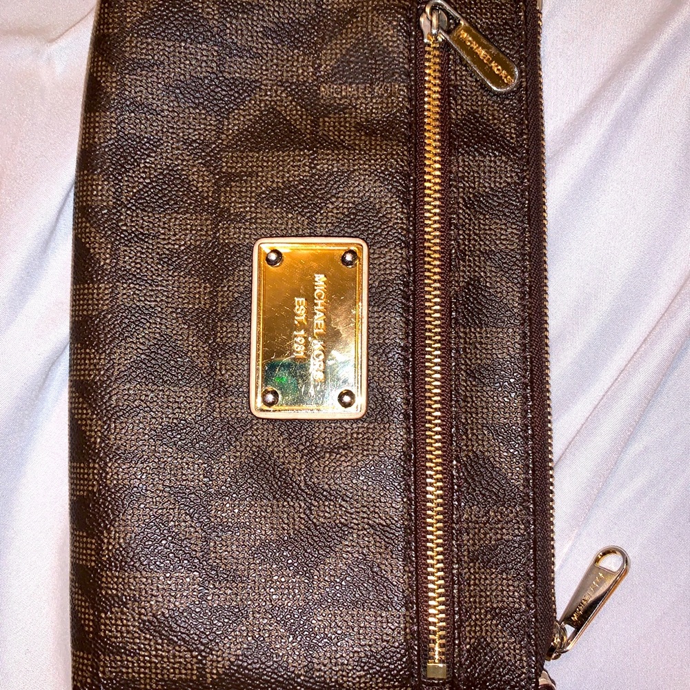 Michael Kors hand wallet